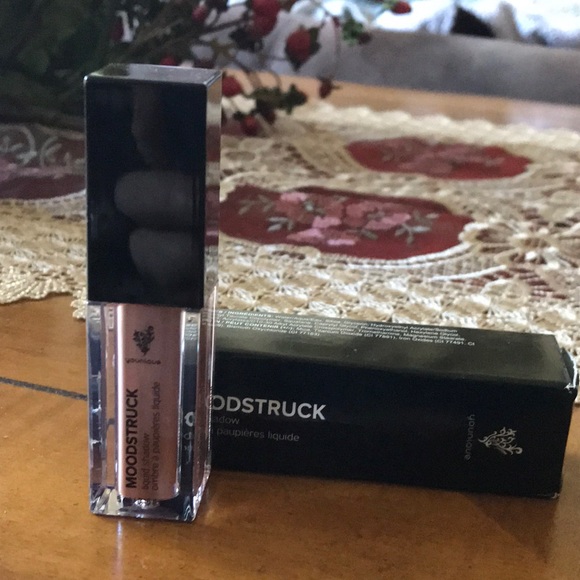 Moonstruck Liquid Eyeshadow Color Reverent - Picture 1 of 3